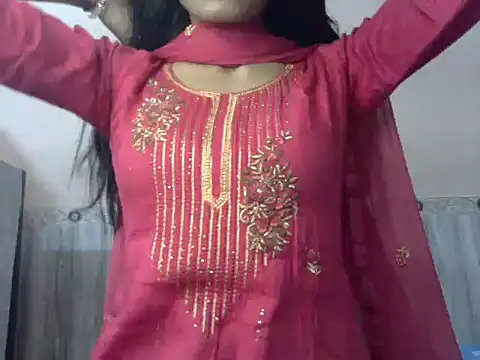 Snapshot of jojo_queen chatting on 10-16-25, 05:41 jojo queen online show from 10-16-25, 05:41