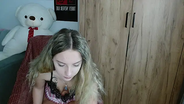 ScarlettSmithX online show from 09-12-25, 05:40