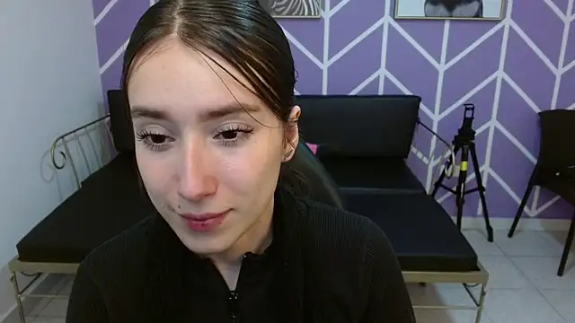 Adhara Kitten online show from 12-04-25, 02:15