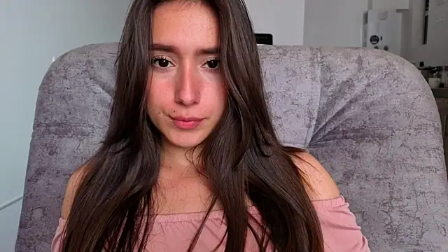 Adhara Kitten online show from 04-18-26, 07:07