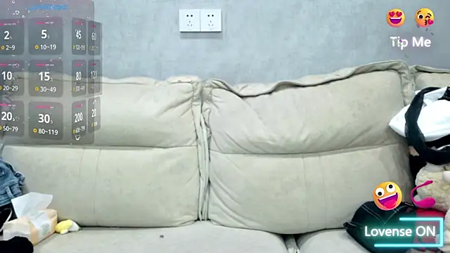 xiaoLI-2025 online show from 04-19-26, 03:33