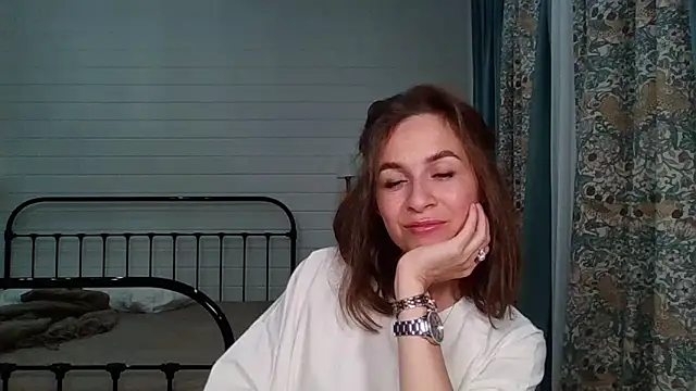 Snapshot of Niravyn_ chatting on 09-27-25, 03:28 Niravyn online show from 09-27-25, 03:28