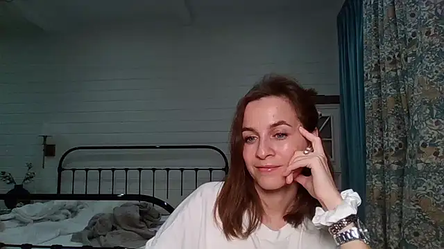 Snapshot of Niravyn_ chatting on 11-02-25, 05:37 Niravyn online show from 11-02-25, 05:37