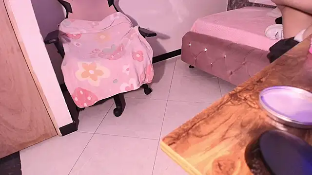 Terraelowen online show from 10-11-25, 10:58