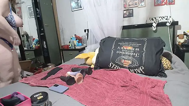 Snapshot of Lilirose-63 chatting on 10-30-25, 05:42 Lilirose-63 online show from 10-30-25, 05:42