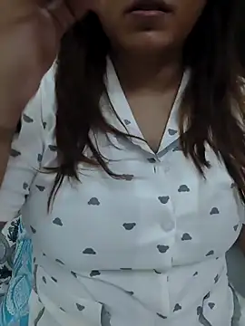 Snapshot of Suhana_Darling chatting on 05-17-26, 10:06 Suhana Darling online show from 05-17-26, 10:06
