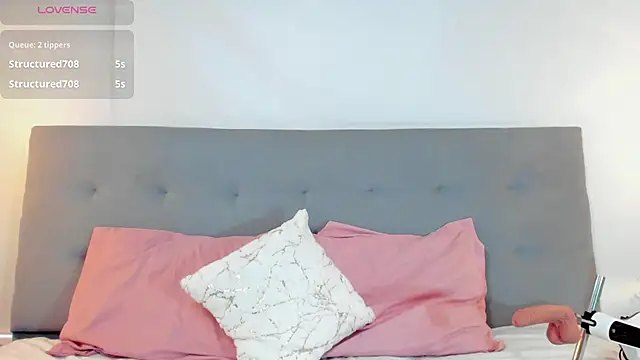 Snapshot of Luna_Claire chatting on 11-16-25, 02:44 Luna Claire online show from 11-16-25, 02:44