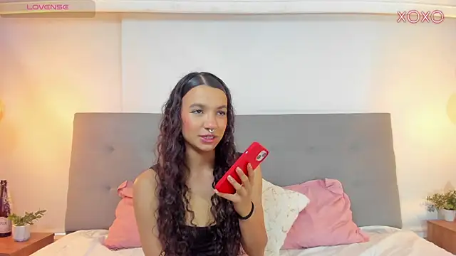 Snapshot of Luna_Claire chatting on 11-20-25, 12:49 Luna Claire online show from 11-20-25, 12:49