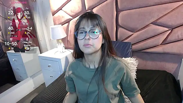 sophiaa 7 online show from 10-15-25, 11:54