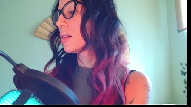 KiotoShine online show from 12-17-25, 08:31