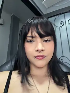 Snapshot of TatiLee chatting on 04-28-26, 01:05 TatiLee online show from 04-28-26, 01:05