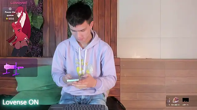 Snapshot of nicktorn chatting on 09-16-25, 12:17 nicktorn online show from 09-16-25, 12:17