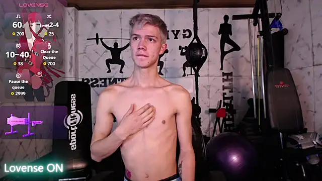 Snapshot of nicktorn chatting on 10-20-25, 12:16 nicktorn online show from 10-20-25, 12:16