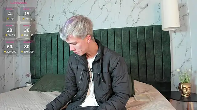 Snapshot of nicktorn chatting on 10-21-25, 11:55 nicktorn online show from 10-21-25, 11:55