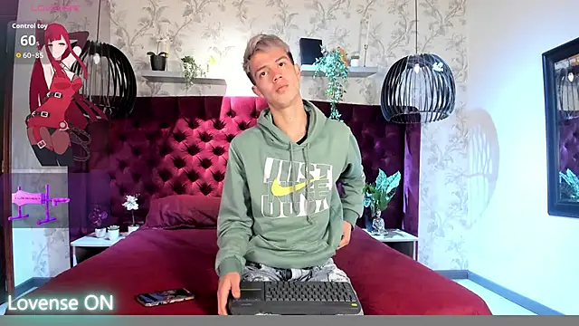 Snapshot of nicktorn chatting on 11-06-25, 12:28 nicktorn online show from 11-06-25, 12:28