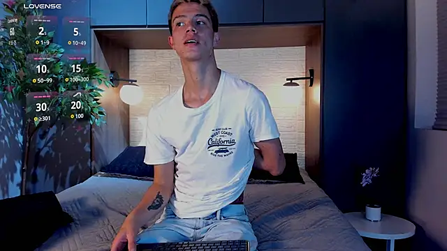 Snapshot of nicktorn chatting on 11-13-25, 08:19 nicktorn online show from 11-13-25, 08:19