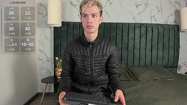 Snapshot of nicktorn chatting on 11-20-25, 02:06 nicktorn online show from 11-20-25, 02:06