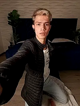 Snapshot of nicktorn chatting on 11-21-25, 04:05 nicktorn online show from 11-21-25, 04:05