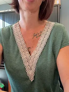 Snapshot of spycyfanny chatting on 10-16-25, 02:18 spycyfanny online show from 10-16-25, 02:18