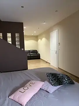 Snapshot of spycyfanny chatting on 10-31-25, 04:19 spycyfanny online show from 10-31-25, 04:19