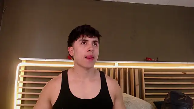 Snapshot of PaulEvens chatting on 01-16-26, 01:15 PaulEvens online show from 01-16-26, 01:15