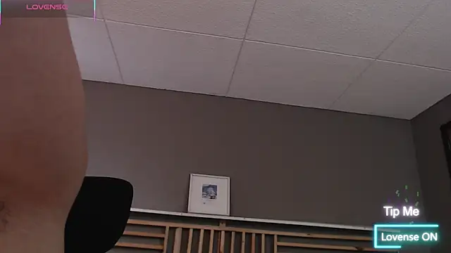 Snapshot of PaulEvens chatting on 02-13-26, 01:07 PaulEvens online show from 02-13-26, 01:07