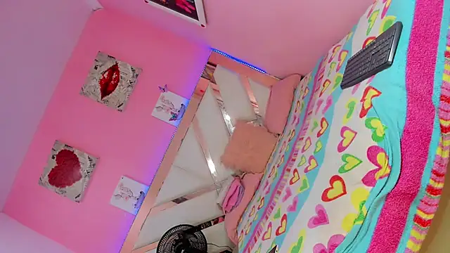 Snapshot of Ashley_Alexa chatting on 12-19-25, 09:05 Ashley Alexa online show from 12-19-25, 09:05