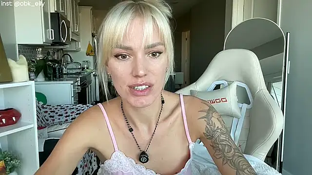 Snapshot of Ohbabykelly chatting on 11-15-25, 09:11 Ohbabykelly online show from 11-15-25, 09:11