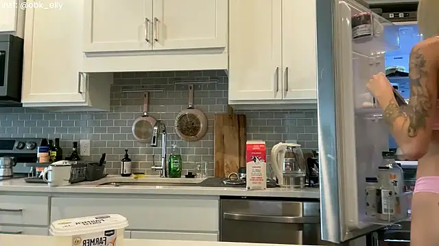 Snapshot of Ohbabykelly chatting on 01-08-26, 05:59 Ohbabykelly online show from 01-08-26, 05:59