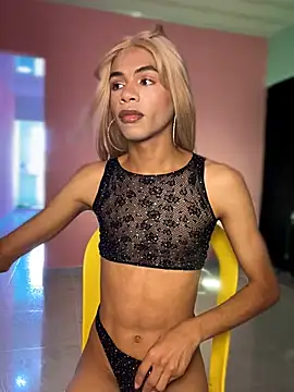 Snapshot of Katy_bratz_ chatting on 02-22-26, 07:01 Katy bratz online show from 02-22-26, 07:01