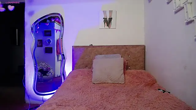 Snapshot of solpeich chatting on 10-17-25, 05:37 solpeich online show from 10-17-25, 05:37