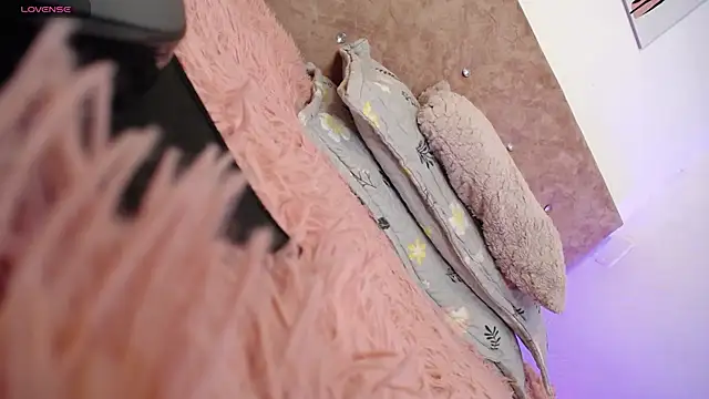 Snapshot of solpeich chatting on 10-25-25, 04:57 solpeich online show from 10-25-25, 04:57