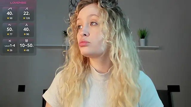 Snapshot of Julliakoill chatting on 11-06-25, 08:59 Julliakoill online show from 11-06-25, 08:59