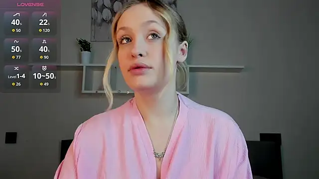 Snapshot of Julliakoill chatting on 11-16-25, 06:52 Julliakoill online show from 11-16-25, 06:52