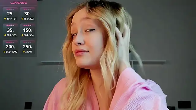 Snapshot of Julliakoill chatting on 11-21-25, 08:46 Julliakoill online show from 11-21-25, 08:46