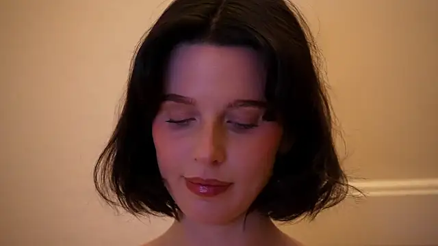 Snapshot of ellaa91 chatting on 03-21-26, 06:11 ellaa91 online show from 03-21-26, 06:11