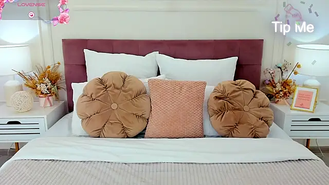 ToriSonn online show from 11-17-25, 01:17