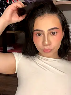 Snapshot of Sophi_dee1 chatting on 11-18-25, 12:05 Sophi dee1 online show from 11-18-25, 12:05