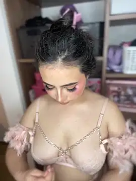 Snapshot of Sophi_dee1 chatting on 11-27-25, 12:13 Sophi dee1 online show from 11-27-25, 12:13