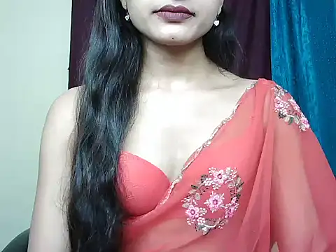 Snapshot of ROSE_GOLDE chatting on 09-16-25, 04:41 ROSE GOLDE online show from 09-16-25, 04:41