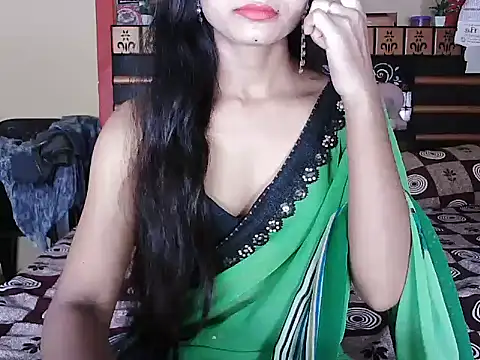 Snapshot of ROSE_GOLDE chatting on 09-30-25, 02:55 ROSE GOLDE online show from 09-30-25, 02:55