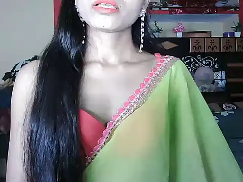 Snapshot of ROSE_GOLDE chatting on 10-07-25, 03:20 ROSE GOLDE online show from 10-07-25, 03:20