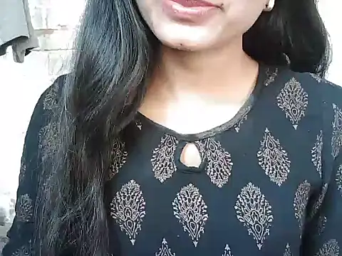 ROSE GOLDE online show from 10-26-25, 04:18