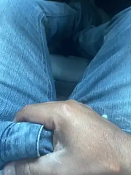 Snapshot of tigere5 chatting on 12-17-25, 09:21 tigere5 online show from 12-17-25, 09:21