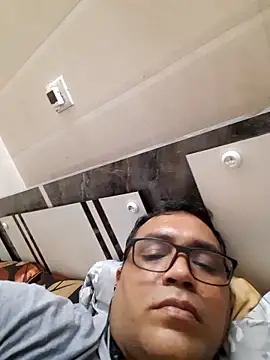 Hot-boy077 online show from 03-18-26, 05:27