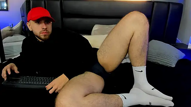 Snapshot of Maximo_Wolff chatting on 09-18-25, 09:06 Maximo Wolff online show from 09-18-25, 09:06