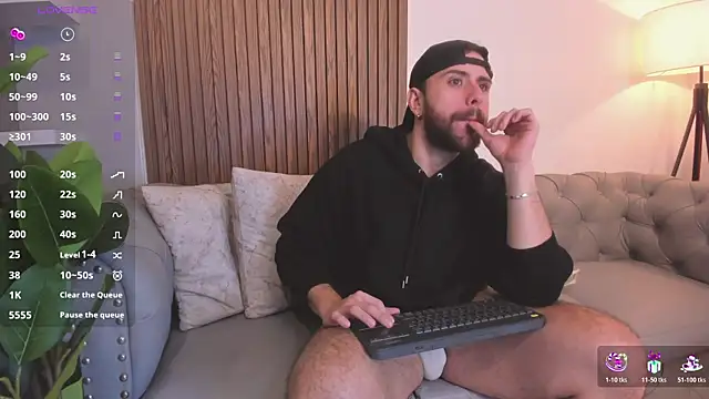 Maximo Wolff online show from 04-12-26, 09:03