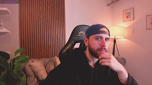 Maximo Wolff online show from 04-13-26, 01:11