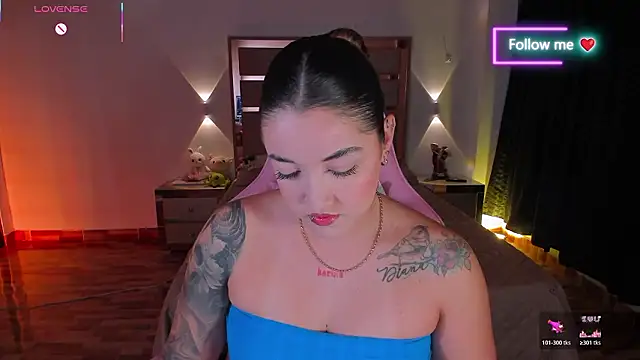 Snapshot of lunaarose chatting on 02-03-26, 03:37 lunaarose online show from 02-03-26, 03:37