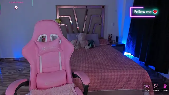 Snapshot of lunaarose chatting on 02-17-26, 03:47 lunaarose online show from 02-17-26, 03:47